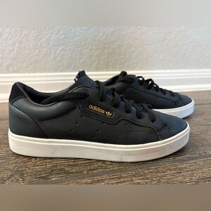Adidas Sleek Super Core Black size 9 /Womans